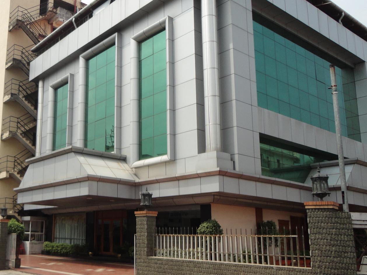 Grand Seasons Hotel Kochi ภายนอก รูปภาพ