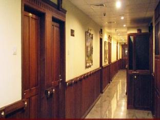 Grand Seasons Hotel Kochi ภายนอก รูปภาพ